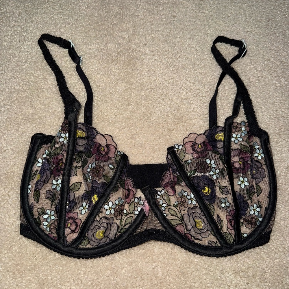 Victoria's Secret Black Floral Embroidered Bra